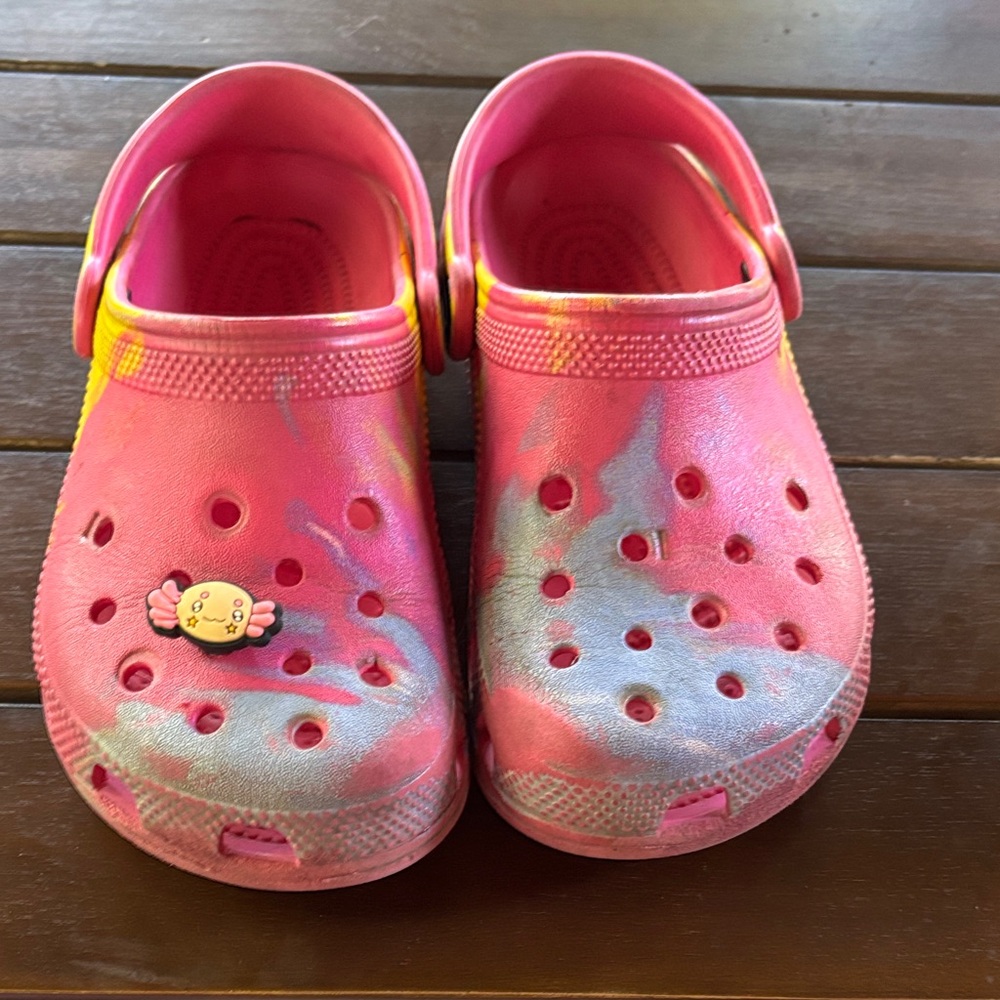 CROCS Kids Pink Swirl Shoes size J2 with Axolotl jibbit